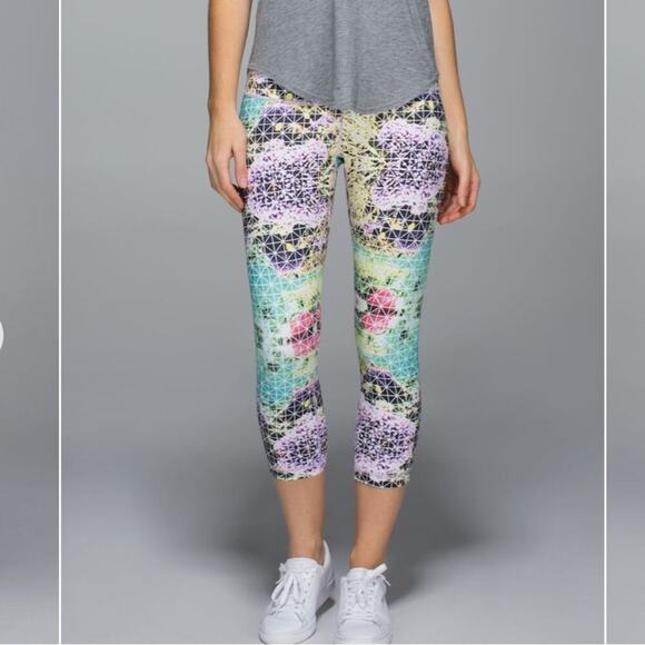 Lululemon Rare Wunder Under Crop II *Full-On Luon (Roll Down) in Paradise Grid 4 - Picture 1 of 11